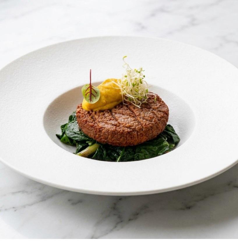 Burger di carne vegetale con coste e spinaci 